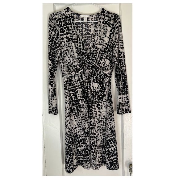 London times Women's Dress Size 8  long sleeves v neck black and tan thread up - Picture 6 of 8